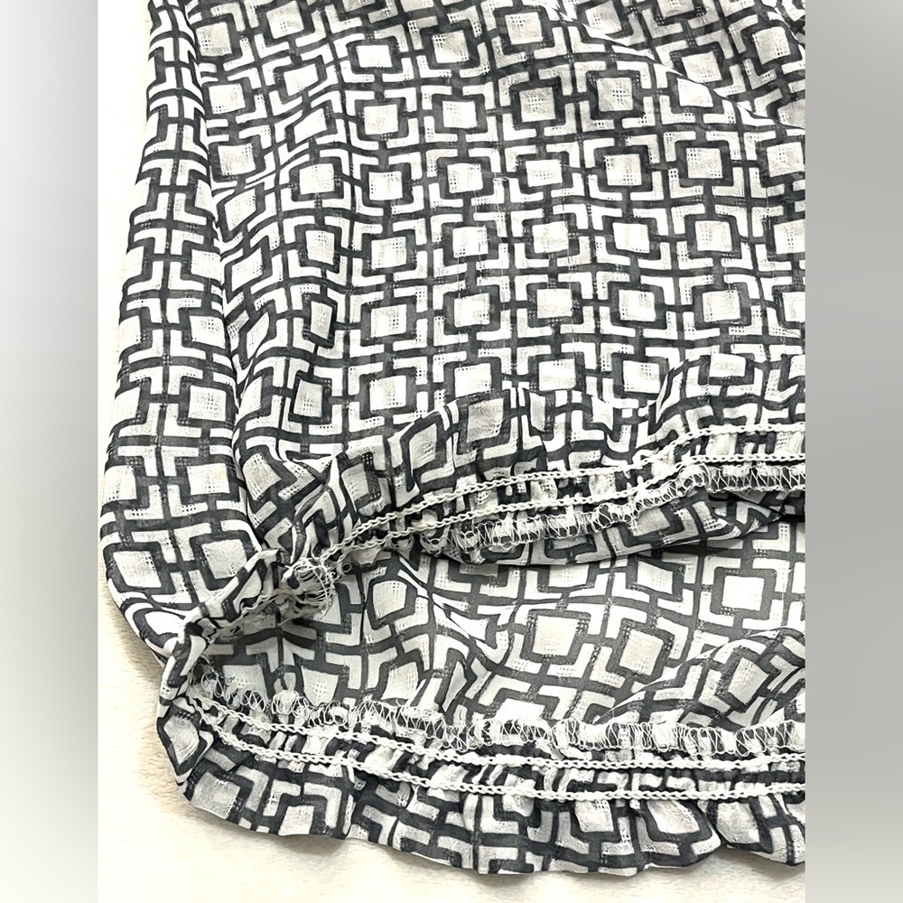 Banana Republic Women’s Sheer Gray and White Geometric 3/4 Sleeve Shirt Blouse - Picture 11 of 16